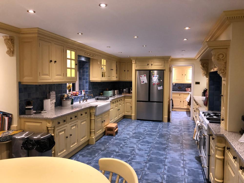 Shaker Kitchen by Clive Christian. Banstead Surrey. REDUCED MUST GO Used Kitchen For Sale TRBZB