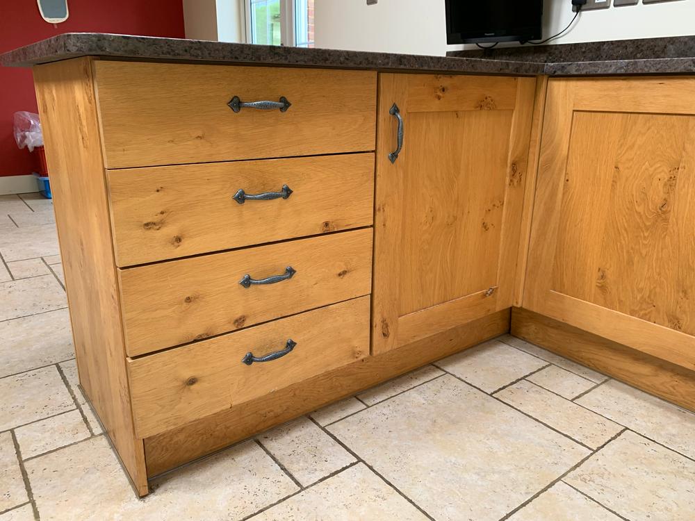 English Oak Shaker-Style Kitchen with Antique Granite Worktops