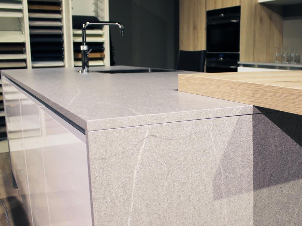 Modern FCI Designed Kitchen With Granite Worktops