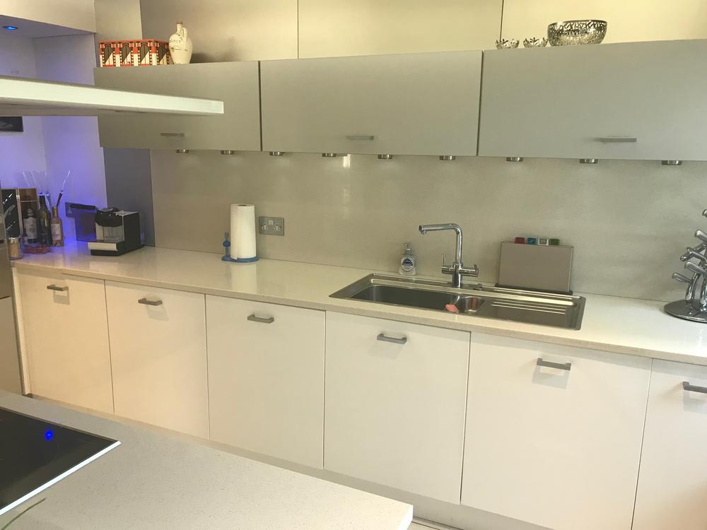 U-Shaped Island Kitchen with Silestone Worktops & Appliances